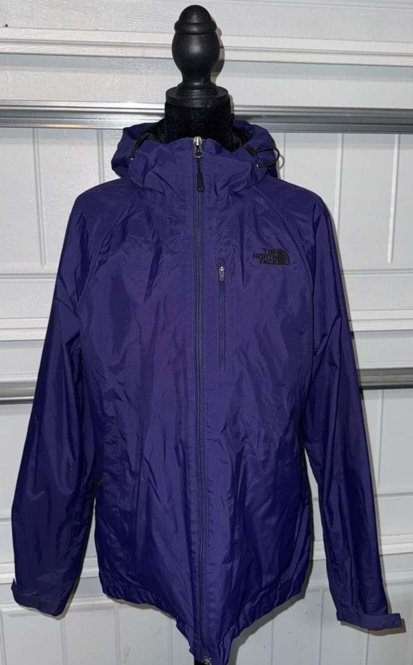 The North Face Purple Hooded Rain Jacket Shell (M)